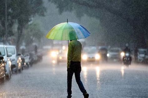When it’s raining is it better to eat at Aiya or Speedread  .